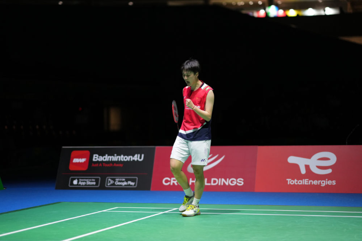 伊森与休斯 伊森与休斯