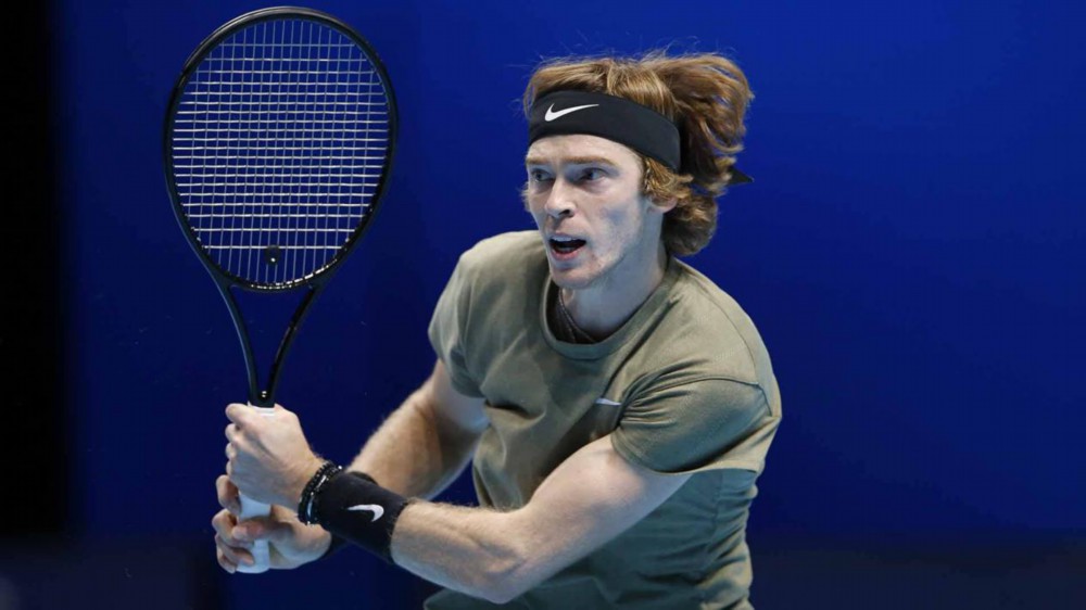 雄鹿则会将 雄鹿则会将